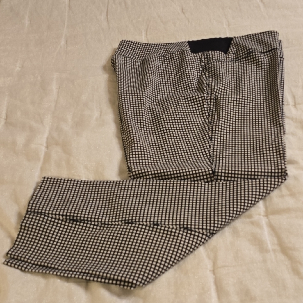 Investments Black and White Checkered Ankle Pants